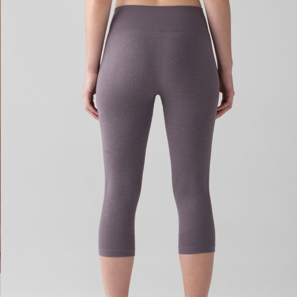 Lululemon Free To Flow Crop (17") Magnum / White - Picture 3 of 14